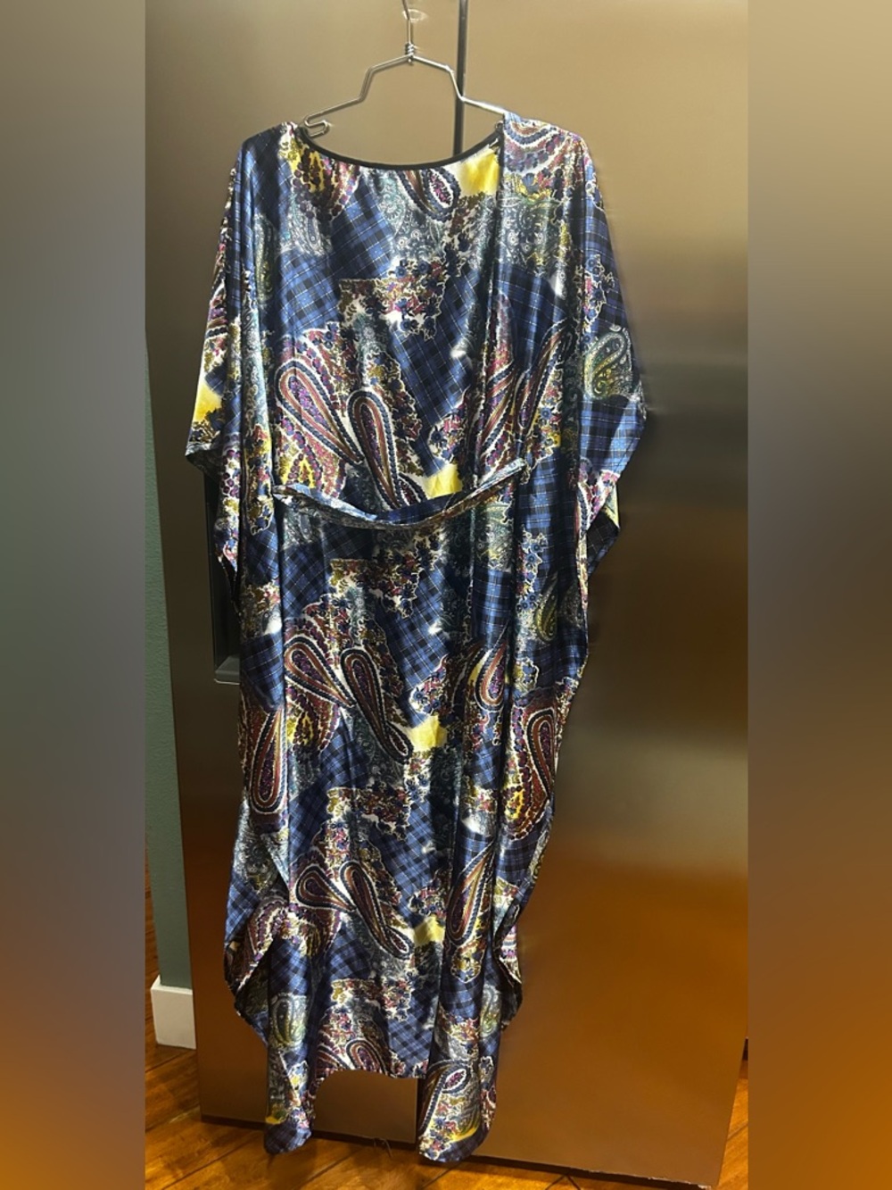 🔥NWO KAFTAN  Western Neighbor Colorful Satin V Neck Flowy Kaftan, gorgeous